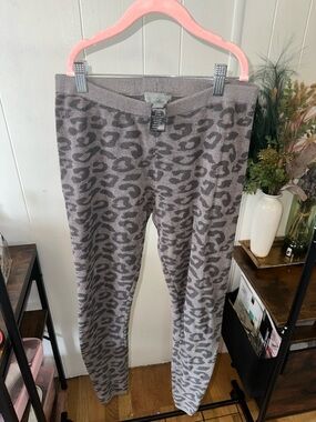 Gray Leopard Print Barefoot Dreams Leggings size small